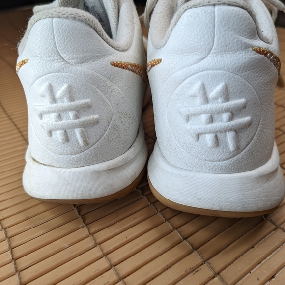 Nike Zoom Kyrie Flytrap3 Summit White Metallic Silver Copper Gold US men's sz 11 - Picture 8 of 10